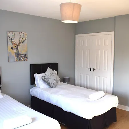 Kelpies Serviced Apartments- Campbell Pumpherston Exterior foto